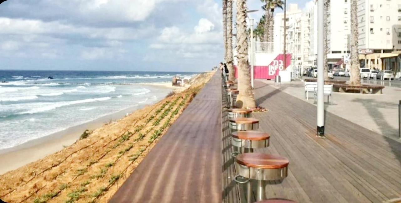 Beachfront Studio Apartment Bat Yam 412 Extérieur photo
