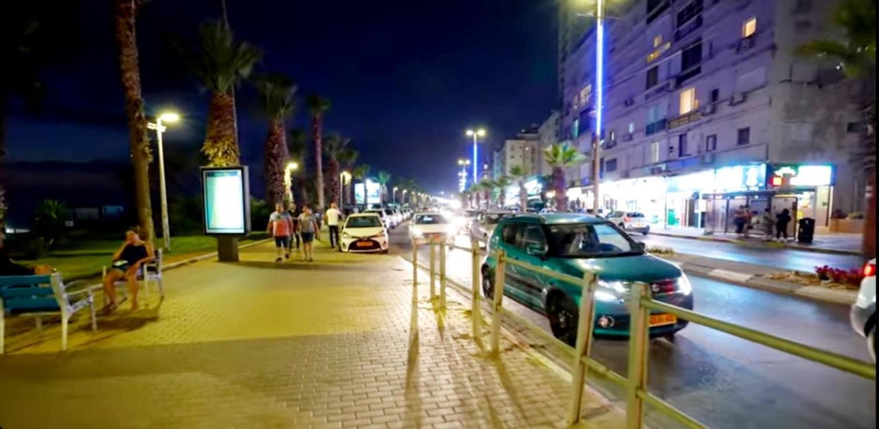 Beachfront Studio Apartment Bat Yam 412 Extérieur photo