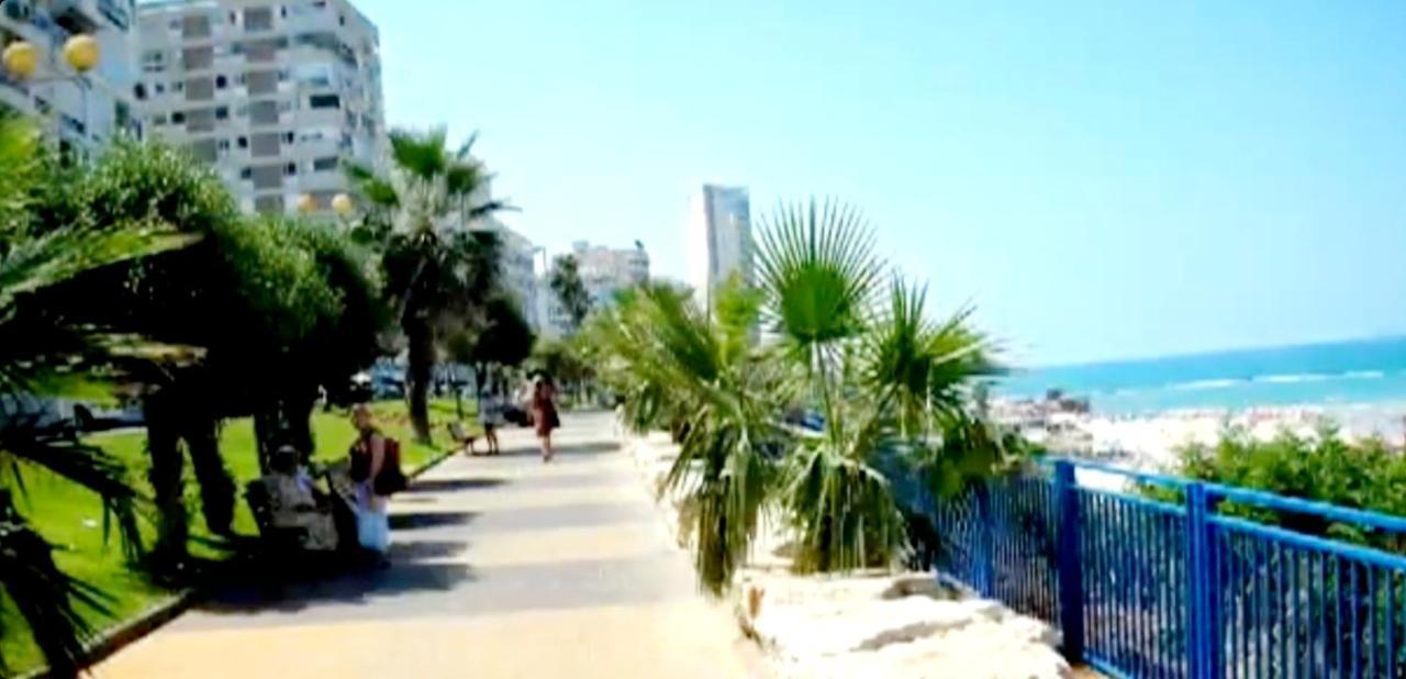 Beachfront Studio Apartment Bat Yam 412 Extérieur photo