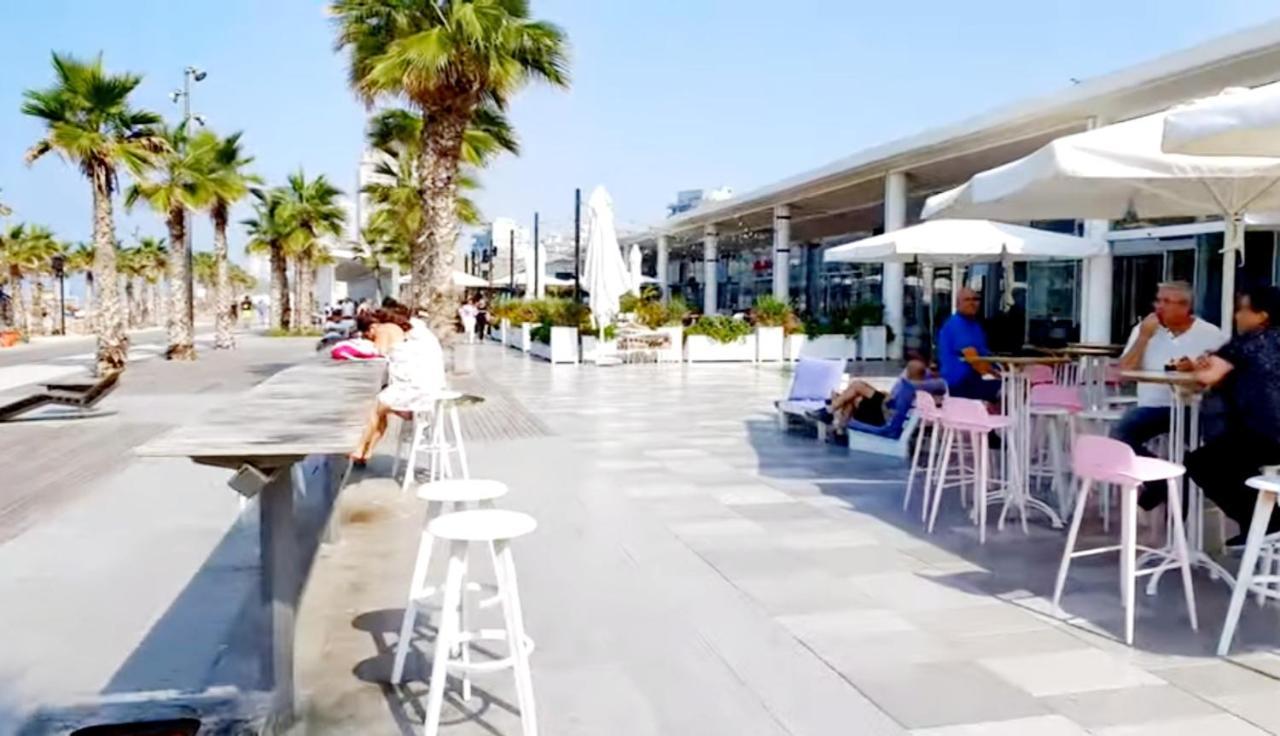 Beachfront Studio Apartment Bat Yam 412 Extérieur photo