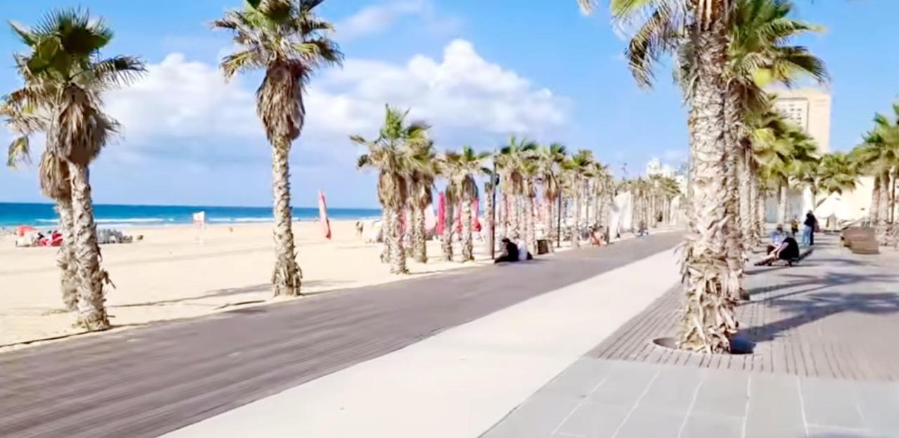 Beachfront Studio Apartment Bat Yam 412 Extérieur photo